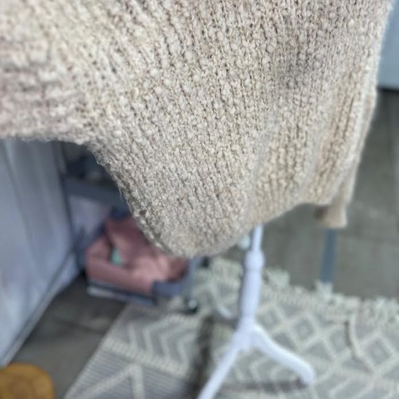 POL Eyelash Oversized Sweater in Oatmeal - Size M - Picture 4 of 9